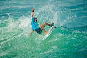 Surfing: Quiksilver & Roxy Pro Junior in Capbreton
